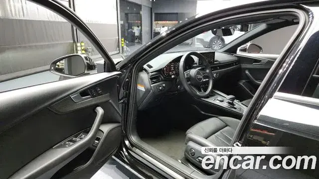 Audi A4 2019 — ფოტო 13/20