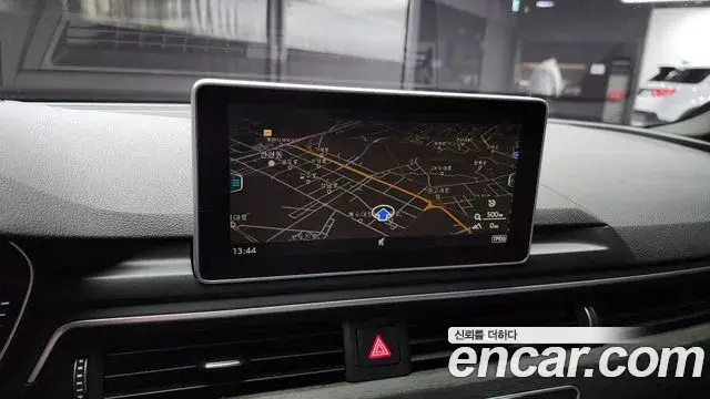 Audi A4 2019 — ფოტო 14/20