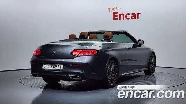 Mercedes-Benz C-Class 2019 — Photo 2/20