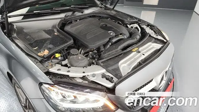 Mercedes-Benz C-Class 2019 — Photo 16/20