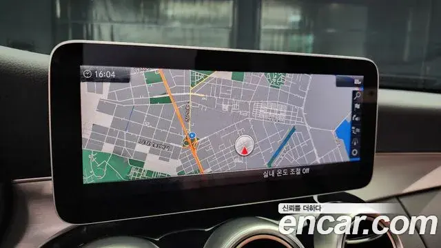 Mercedes-Benz C-Class 2019 — Photo 11/20
