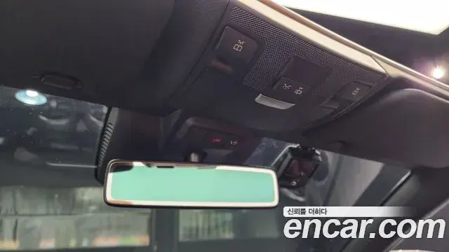 Mercedes-Benz C-Class 2019 — Photo 10/20