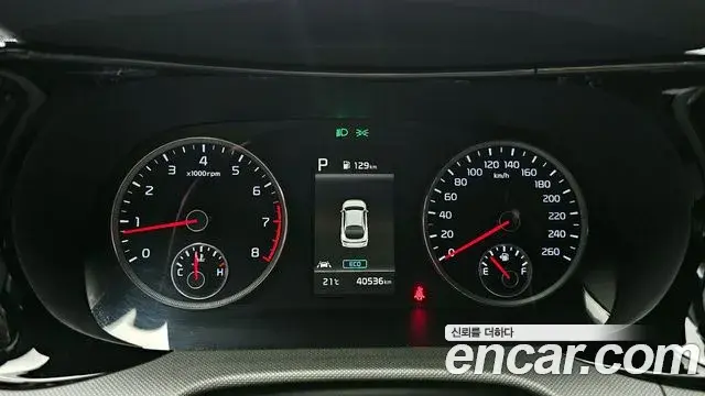 Kia K5 2020 — ფოტო 6/20