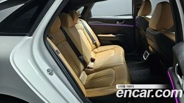 Kia K5 2020 — ფოტო 19/20