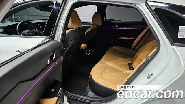 Kia K5 2020 — ფოტო 16/20