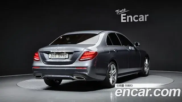 Mercedes-Benz E-Class 2019 — Şəkil 16/20