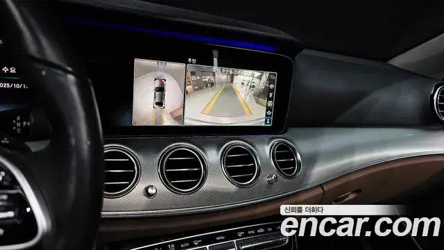 Mercedes-Benz E-Class 2019 — Şəkil 19/20