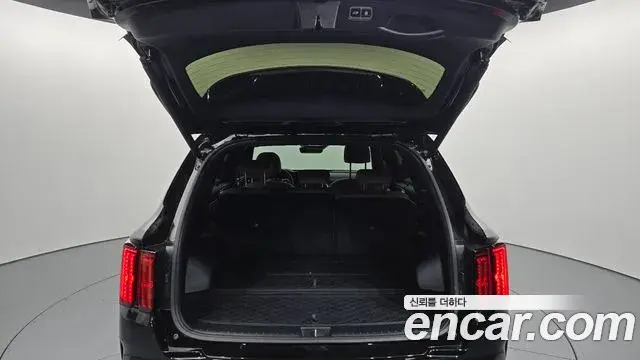 Kia Sorento 2023 — Photo 16/20