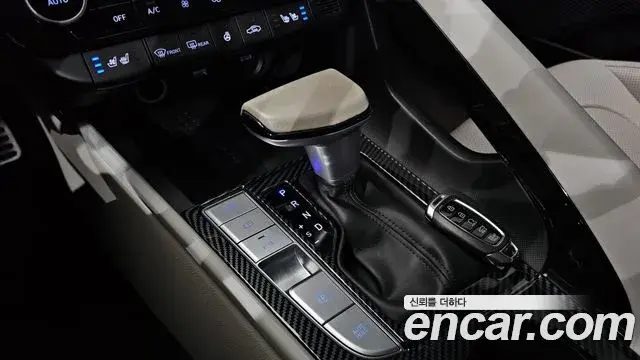 Hyundai The New Avante Hybrid 2021 — ფოტო 10/20