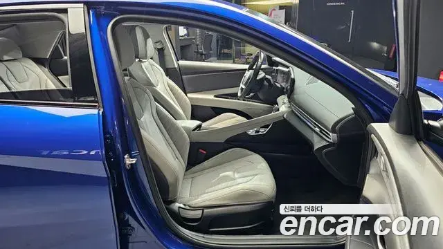 Hyundai The New Avante Hybrid 2021 — ფოტო 2/20