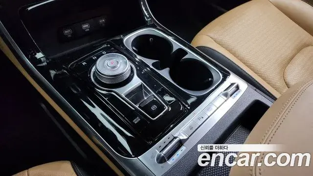 Kia Carnival 2022 — Фото 8/20