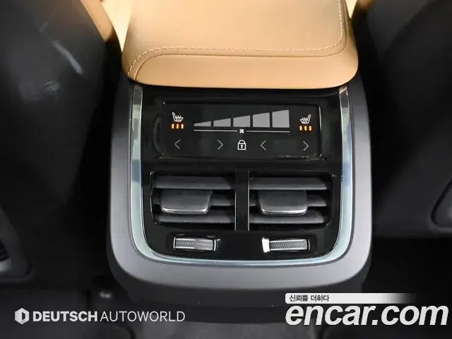 Volvo XC60 2023 — Şəkil 16/20
