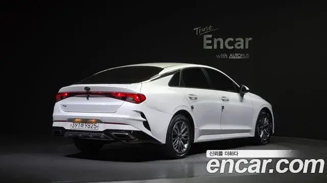Kia K5 2021 — ფოტო 17/20