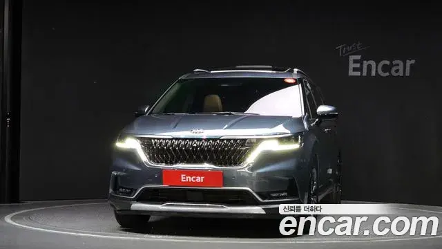 Kia Carnival 2020 — ფოტო 13/20