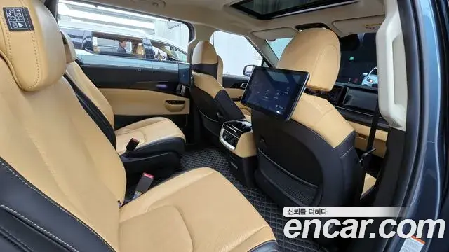 Kia Carnival 2020 — ფოტო 15/20