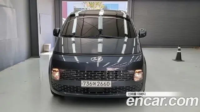 Hyundai Staria 2021 — ფოტო 6/20