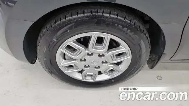 Hyundai Staria 2021 — ფოტო 15/20