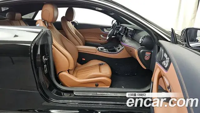 Mercedes-Benz E-Class 2019 — Photo 7/20