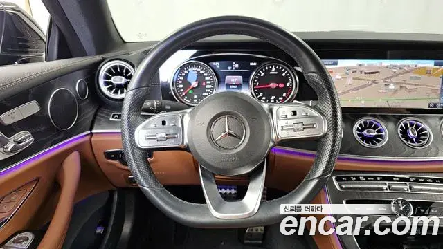 Mercedes-Benz E-Class 2019 — Photo 19/20