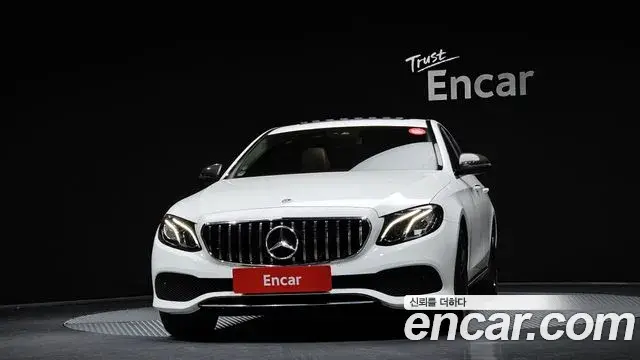 Mercedes-Benz E-Class 2018 — Şəkil 13/20
