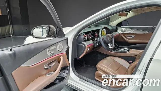 Mercedes-Benz E-Class 2018 — Şəkil 11/20