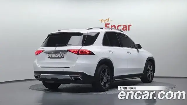 Mercedes-Benz GLE-Class 2019 — Фото 2/20
