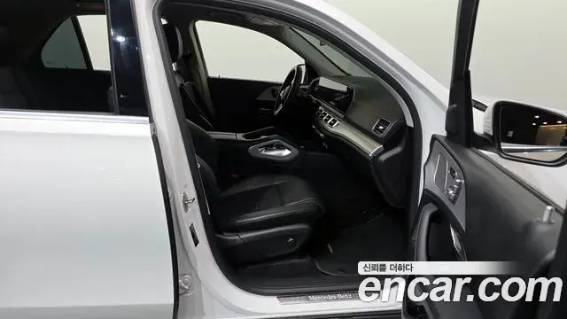 Mercedes-Benz GLE-Class 2019 — Фото 11/20