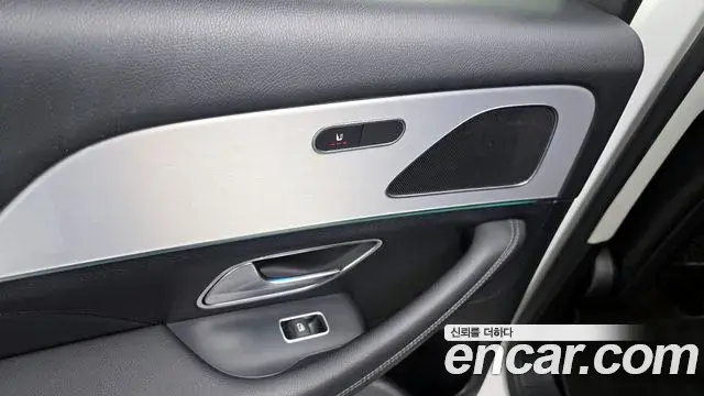 Mercedes-Benz GLE-Class 2019 — Фото 18/20