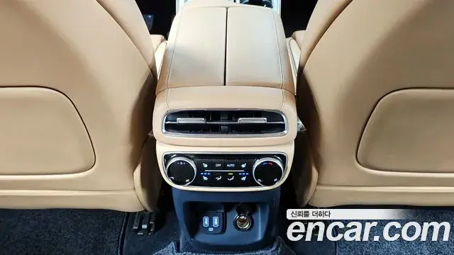 Genesis GV80 2022 — ფოტო 13/20