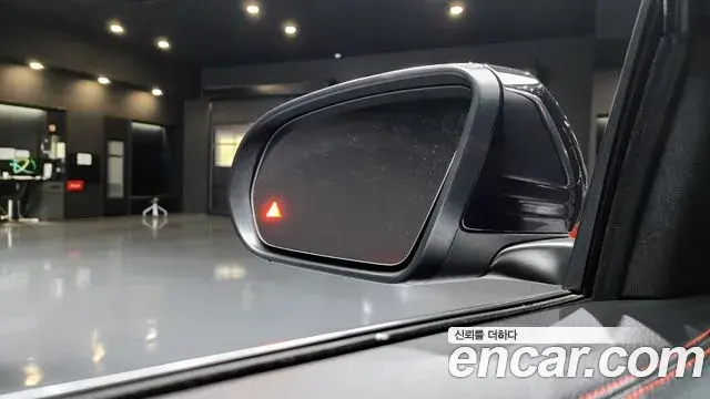 Mercedes-Benz GLB-Class 2023 — Şəkil 12/20