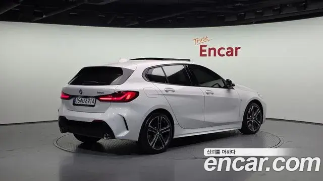 BMW 1 Series 2023 — Şəkil 2/20