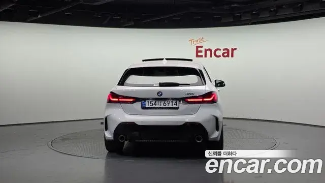 BMW 1 Series 2023 — Şəkil 16/20