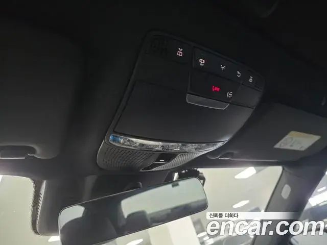 Mercedes-Benz E-Class 2020 — Photo 15/17