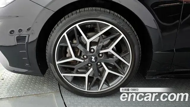Hyundai Sonata Hybrid 2022 — Photo 15/20