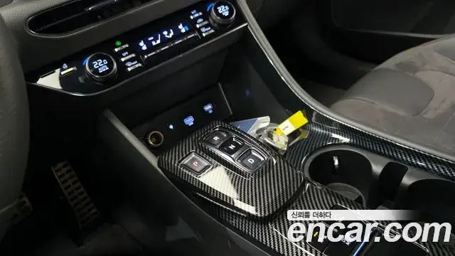 Hyundai Sonata Hybrid 2022 — Photo 18/20
