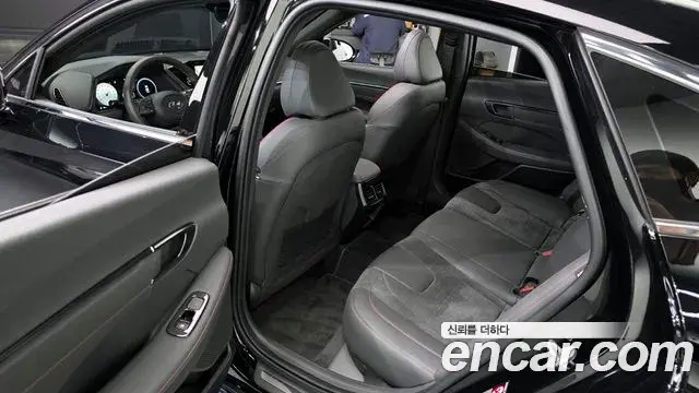 Hyundai Sonata Hybrid 2022 — Photo 14/20