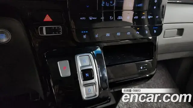 Hyundai Staria 2021 — Şəkil 19/20