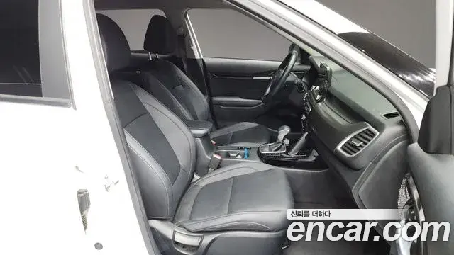 Kia Seltos 2021 — Şəkil 17/20