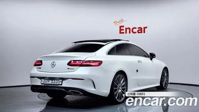 Mercedes-Benz E-Class 2019 — ფოტო 6/20