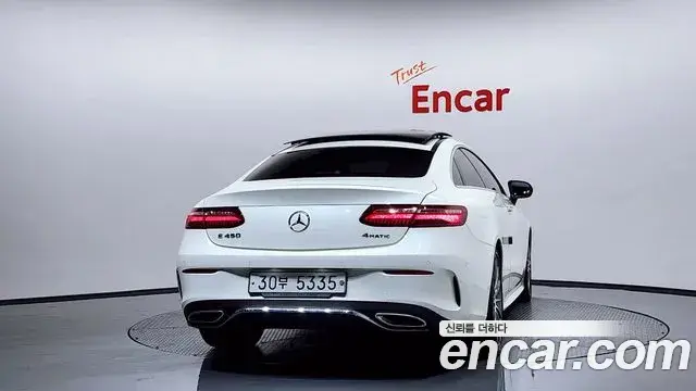 Mercedes-Benz E-Class 2019 — ფოტო 2/20