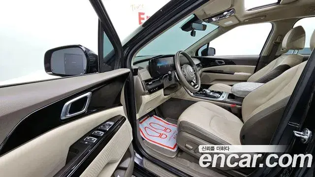 Kia Carnival 2020 — ფოტო 15/20