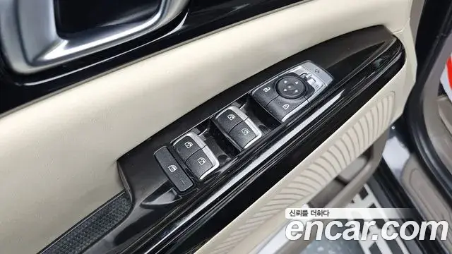 Kia Carnival 2020 — ფოტო 16/20