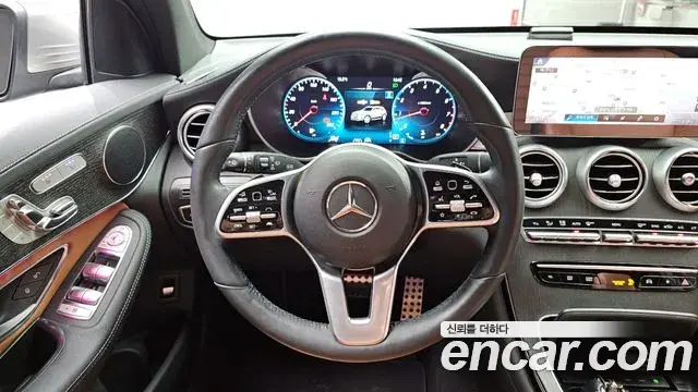 Mercedes-Benz GLC-Class 2022 — Şəkil 8/20