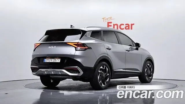 Kia Sportage 2023 — Şəkil 16/20