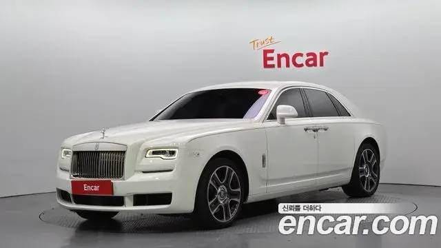 Rolls-Royce Ghost 2020 — ფოტო 14/20