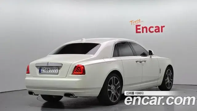 Rolls-Royce Ghost 2020 — ფოტო 9/20