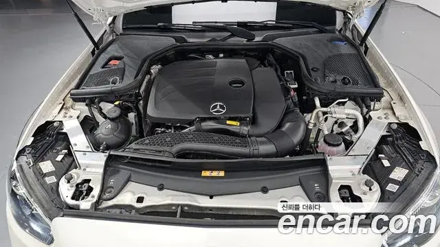 Mercedes-Benz E-Class 2023 — Şəkil 9/20