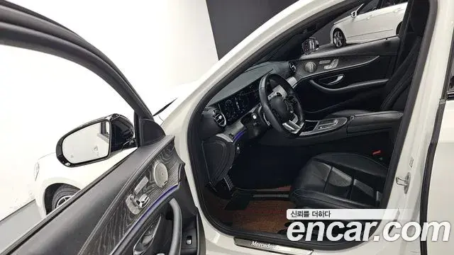 Mercedes-Benz E-Class 2023 — Şəkil 11/20