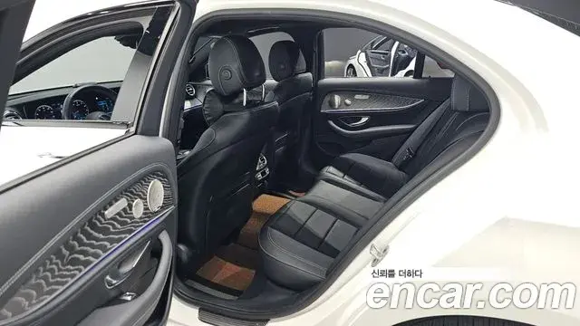 Mercedes-Benz E-Class 2023 — Şəkil 14/20