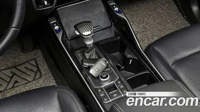 Kia Sorento 2022 — ფოტო 19/20